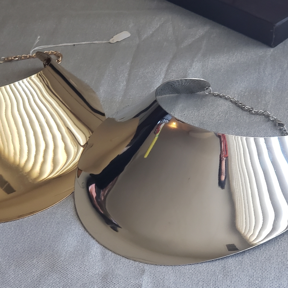 Chocker - Picture 2 of 3